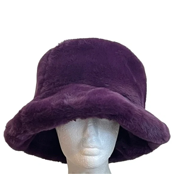 NWOT Trending Faux Fur Bucket Hat Wine Purple Warm Fuzzy Fluffy Winter Hat - Picture 2 of 4